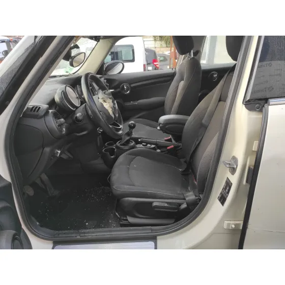 BMW MINI (F56) '2016 * CRUDO