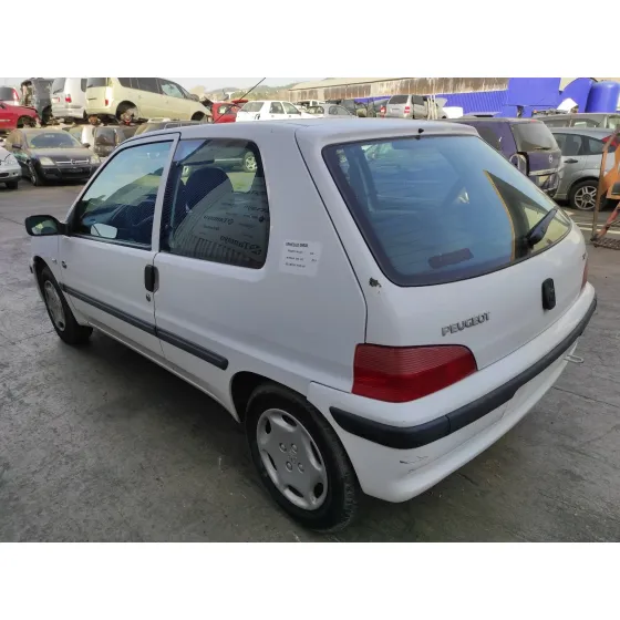 PEUGEOT 106 (S2) '2001 1.1 BLANCO