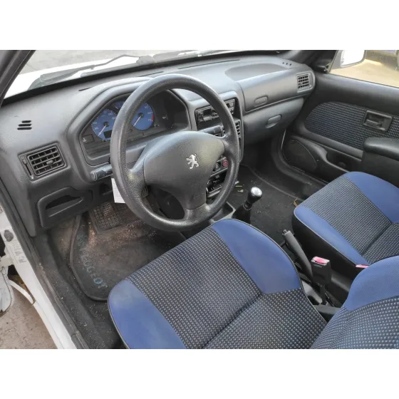 PEUGEOT 106 (S2) '2001 1.1 BLANCO