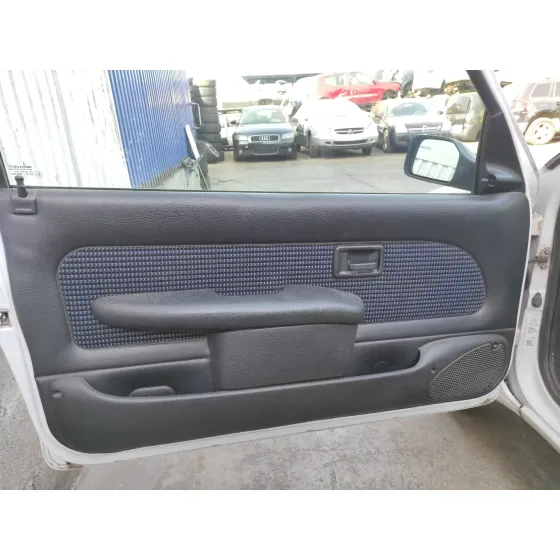 PEUGEOT 106 (S2) '2001 1.1 BLANCO