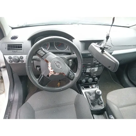Opel ASTRA H GTC (A04) 2005