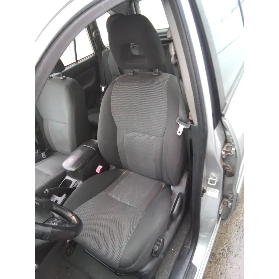 TOYOTA RAV 4 (A2) '2003 1.8 16V CAT PLATA