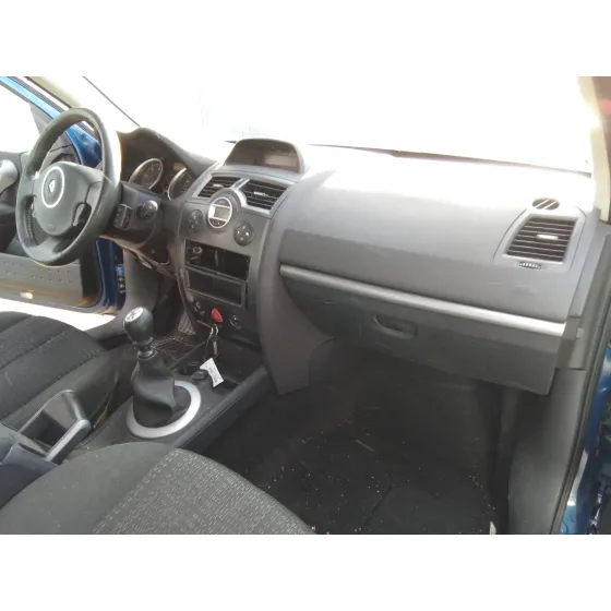 RENAULT MEGANE II BERLINA 3P '2007 1.5 DCI DIESEL AZUL ELECTRICO