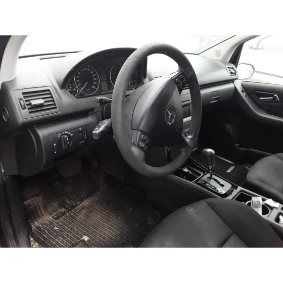 MERCEDES CLASE A (W169) '2010 * NEGRO