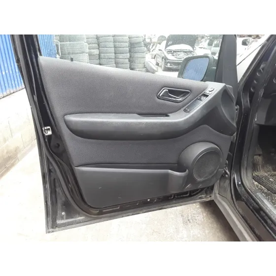 MERCEDES CLASE A (W169) '2010 * NEGRO