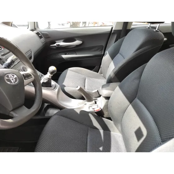 TOYOTA AURIS '2011 1.4 TURBODIESEL CAT BLANCO