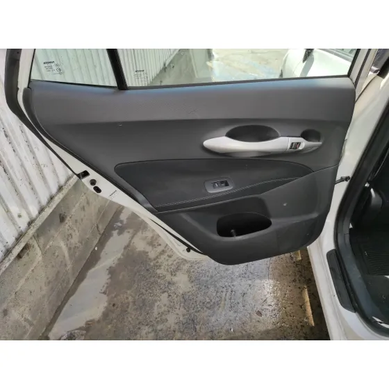 TOYOTA AURIS '2011 1.4 TURBODIESEL CAT BLANCO