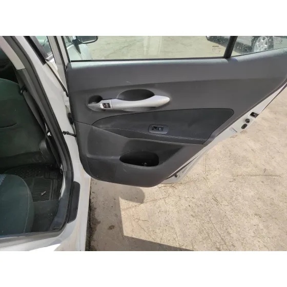 TOYOTA AURIS '2011 1.4 TURBODIESEL CAT BLANCO