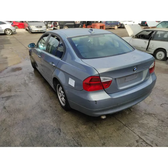 BMW SERIE 3 BERLINA (E90) '2005 2.0 16V DIESEL GRIS