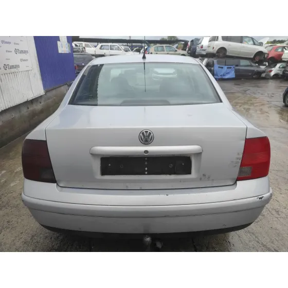 VOLKSWAGEN PASSAT BERLINA (3B2) '2000 2.5 V6 TDI PLATA