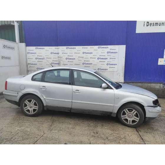 VOLKSWAGEN PASSAT BERLINA (3B2) '2000 2.5 V6 TDI PLATA