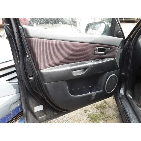 MAZDA 3 BERLINA (BK) '2005 1.6 CD DIESEL CAT NEGRO