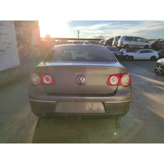 VOLKSWAGEN PASSAT BERLINA (3C2) '2006 * GRIS OSCURO