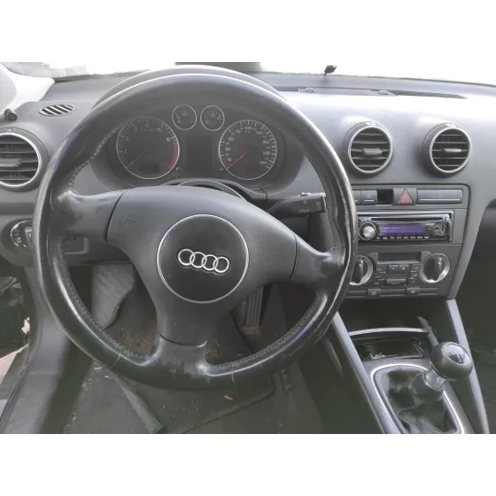 AUDI A3 (8P) '2005 1.6 NEGRO