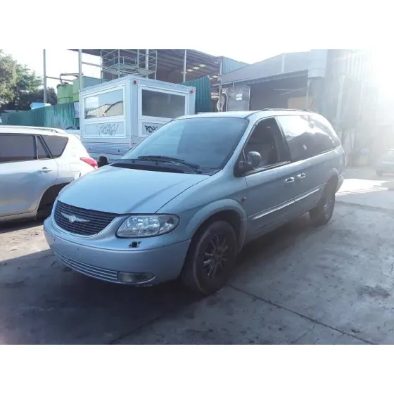 CHRYSLER VOYAGER (RG) '2002 3.3 LX PLATA
