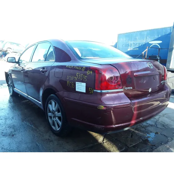 TOYOTA AVENSIS BERLINA (T25) '2004 2.0 D-CAT GRANATE