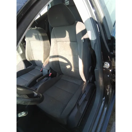 VOLKSWAGEN GOLF V BERLINA (1K1) '2008 1.9 TDI NEGRO