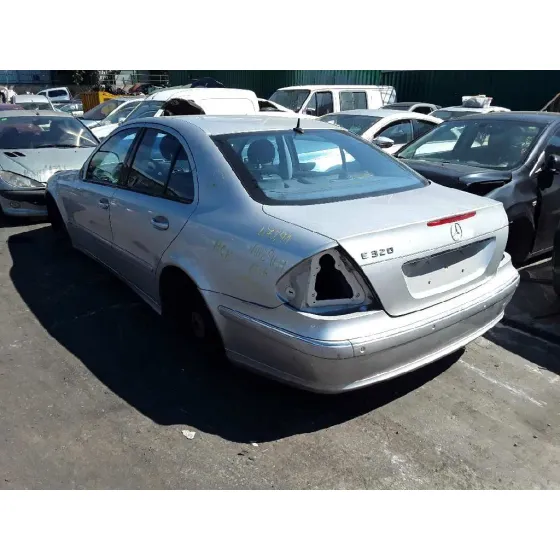 MERCEDES CLASE E (W211) BERLINA '2003 3.2 V6 18V CAT PLATA