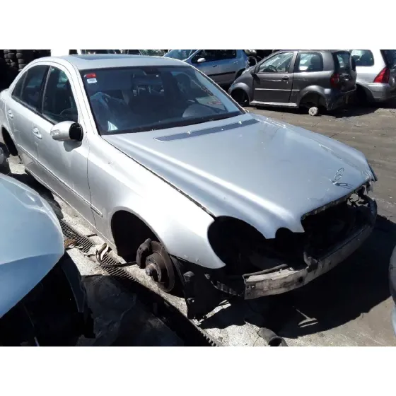 MERCEDES CLASE E (W211) BERLINA '2003 3.2 V6 18V CAT PLATA