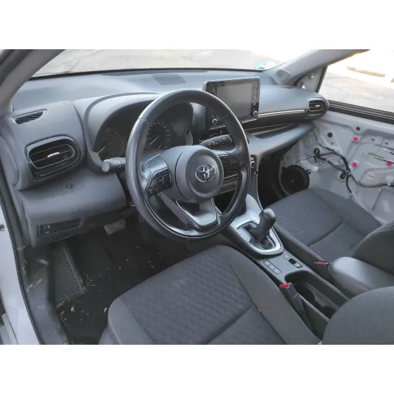 TOYOTA YARIS (XPA1F/MXPH11/CHXNBW) 2022 HYBRID 1.5CC BLANCO ROTULADO