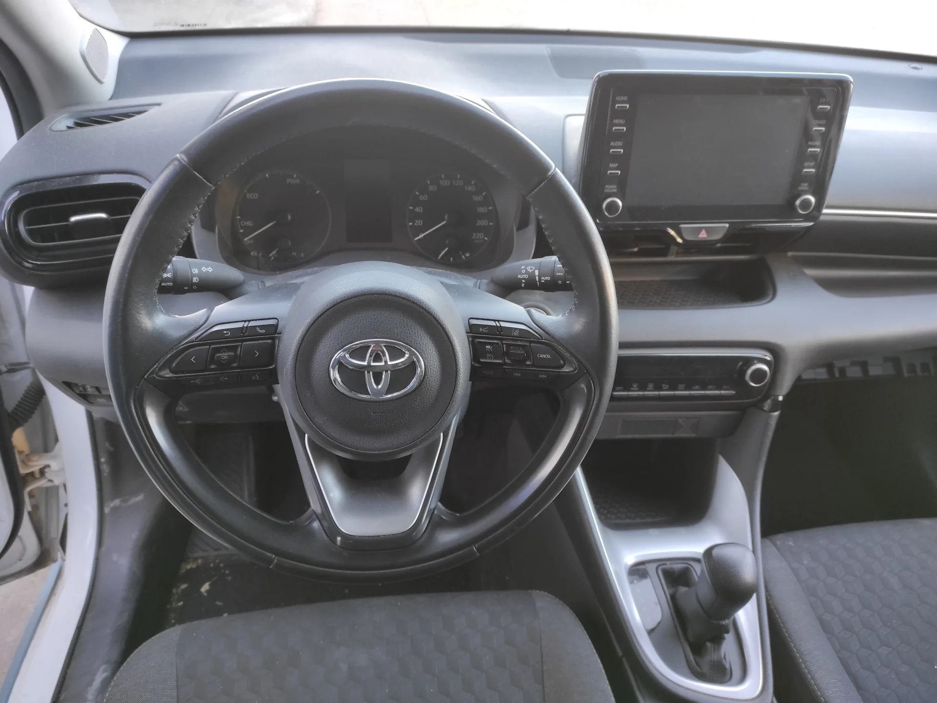 TOYOTA YARIS (XPA1F/MXPH11/CHXNBW) TOYOTA YARIS (XPA1F/MXPH11/CHXNBW) 2022 HYBRID 1.5CC BLANCO ROTULADO 2020