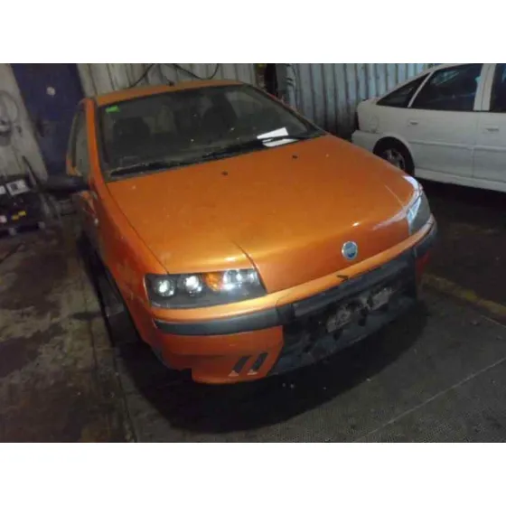 FIAT PUNTO BERLINA (188) '2001 1.2 CAT MARRON