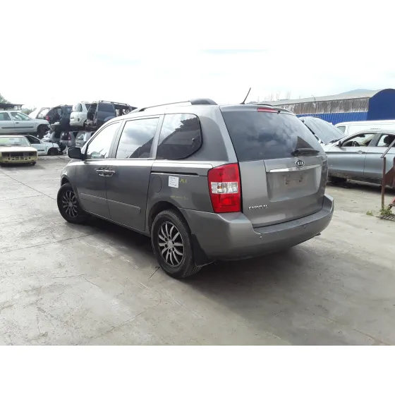 KIA CARNIVAL '2010 * GRIS