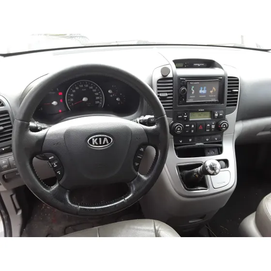 KIA CARNIVAL '2010 * GRIS