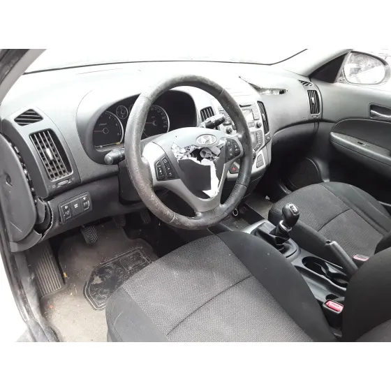 HYUNDAI I30 '2011 * BLANCO