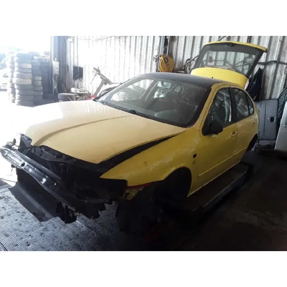 SEAT LEON (1M1) '2004 * AMARILLO