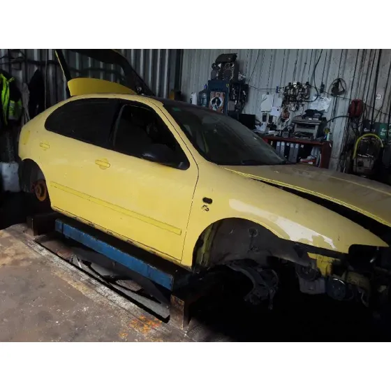 SEAT LEON (1M1) '2004 * AMARILLO