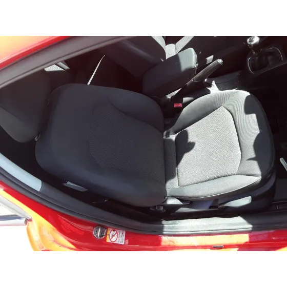 AUDI A1 (8X) '2011 1.2 16V TFSI ROJO