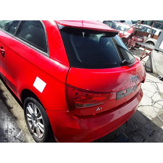 AUDI A1 (8X) '2011 1.2 16V TFSI ROJO