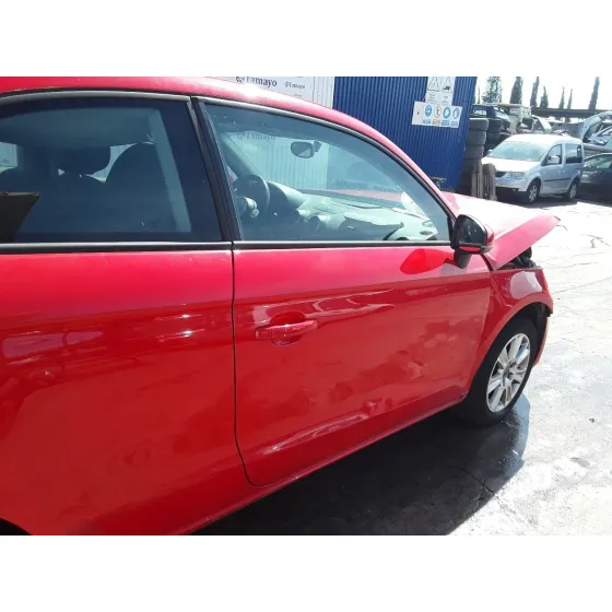 AUDI A1 (8X) '2011 1.2 16V TFSI ROJO