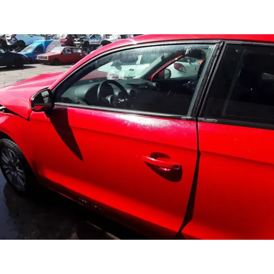 AUDI A1 (8X) '2011 1.2 16V TFSI ROJO