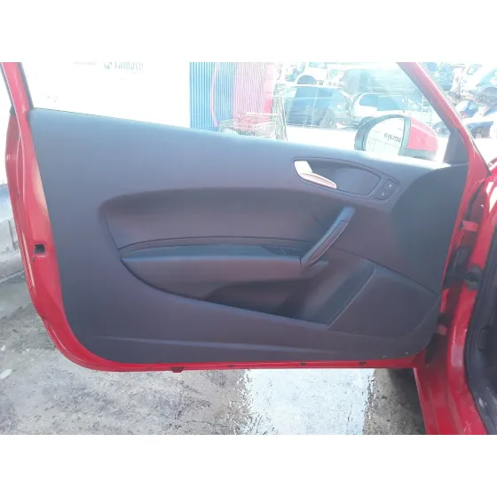 AUDI A1 (8X) '2011 1.2 16V TFSI ROJO