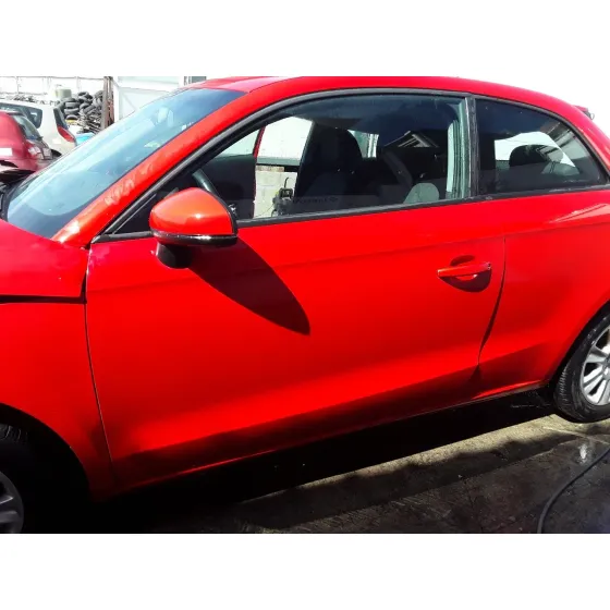 AUDI A1 (8X) '2011 1.2 16V TFSI ROJO