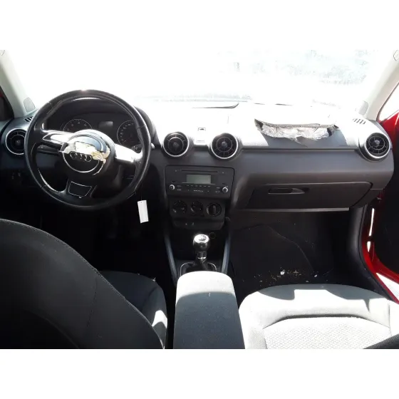 AUDI A1 (8X) '2011 1.2 16V TFSI ROJO