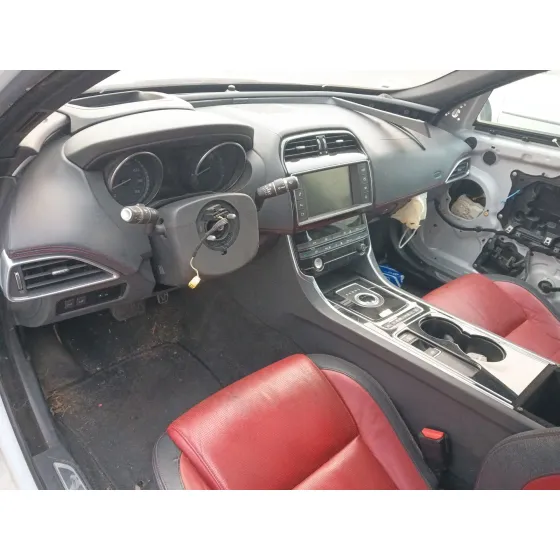 Jaguar XE (X760) 2015