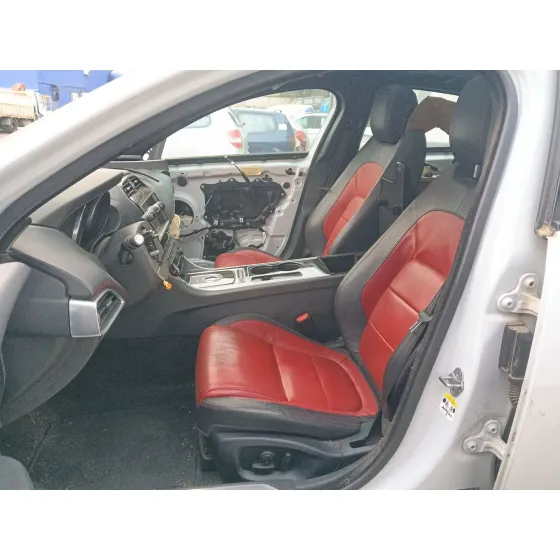 Jaguar XE (X760) 2015