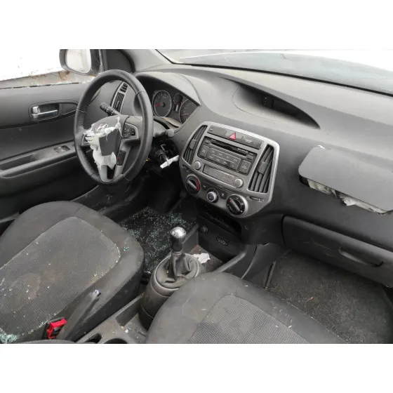 HYUNDAI I20 '2014 1.2 16V CAT BLANCO