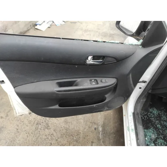 HYUNDAI I20 '2014 1.2 16V CAT BLANCO
