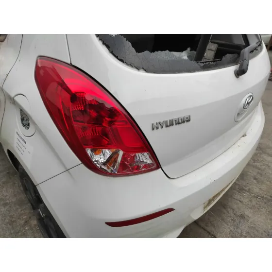 HYUNDAI I20 '2014 1.2 16V CAT BLANCO