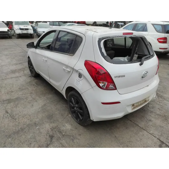 HYUNDAI I20 '2014 1.2 16V CAT BLANCO