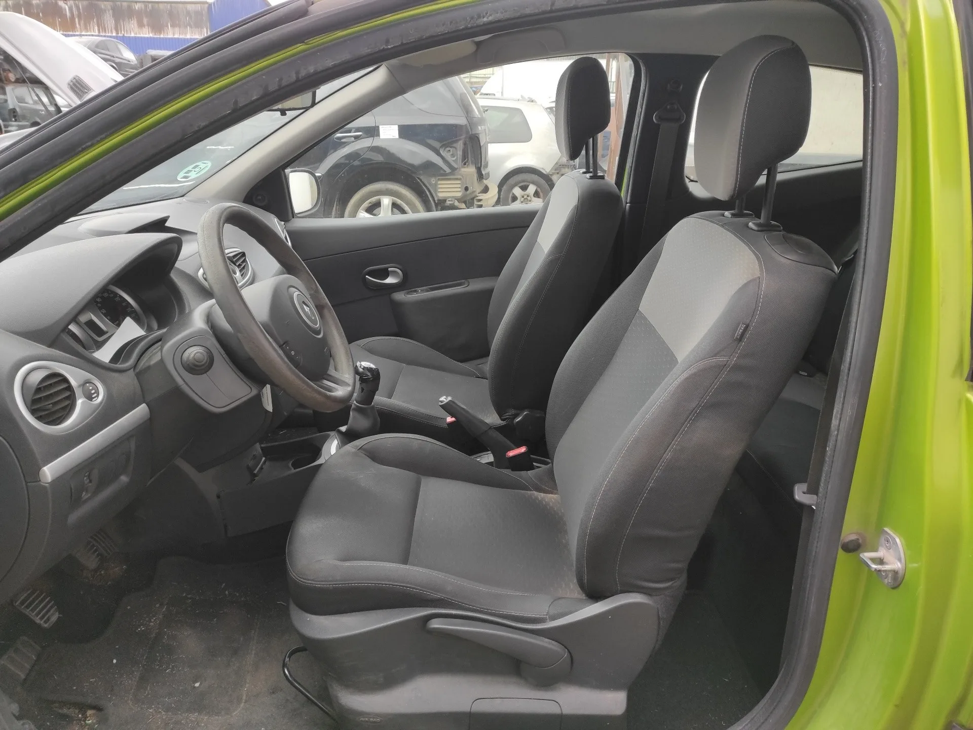 RENAULT CLIO III '2010 * VERDE PISTACHO