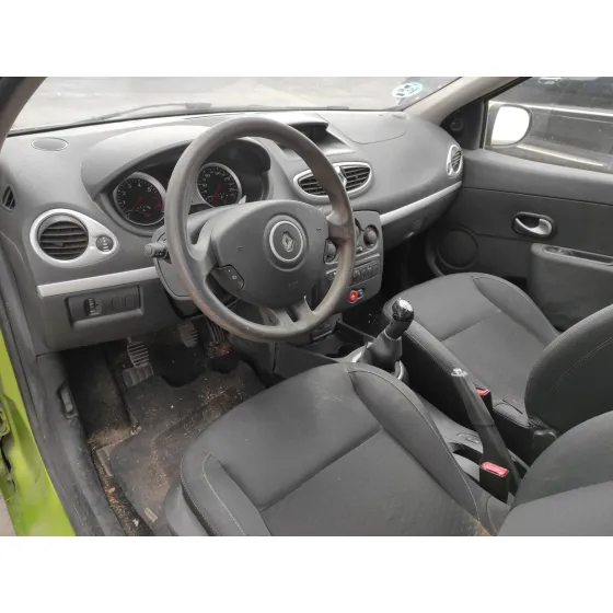 RENAULT CLIO III '2010 * VERDE PISTACHO