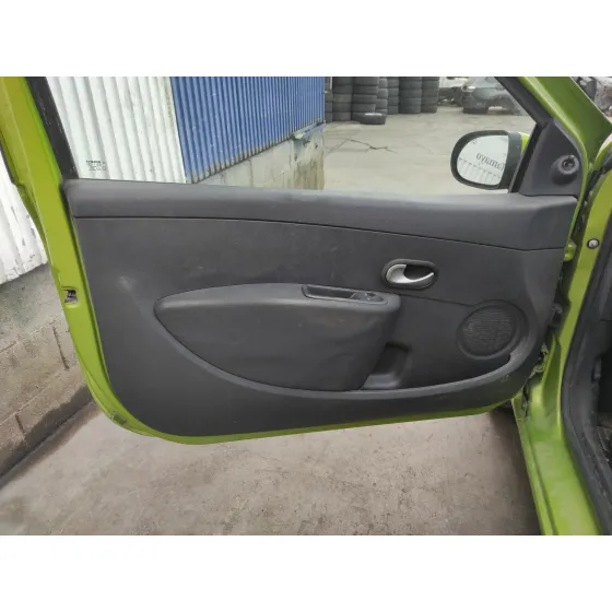 RENAULT CLIO III '2010 * VERDE PISTACHO