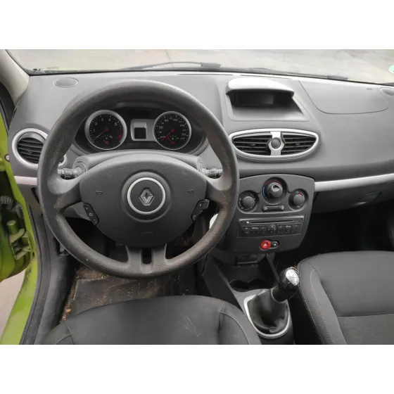 RENAULT CLIO III '2010 * VERDE PISTACHO