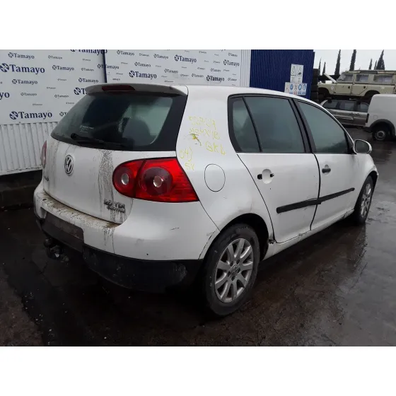 VOLKSWAGEN GOLF V BERLINA (1K1) '2004 1.9 TDI BLANCO