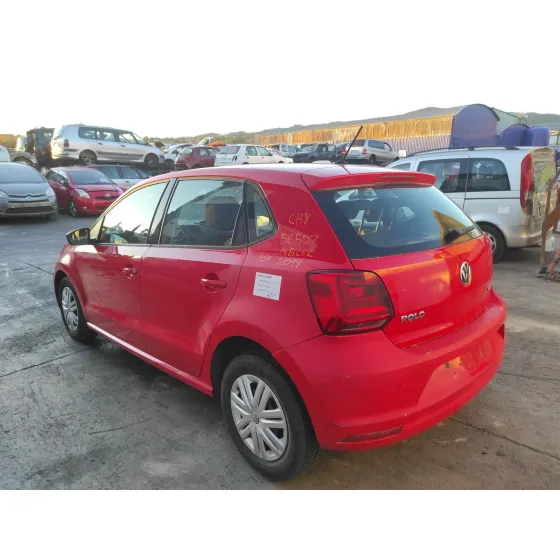 VOLKSWAGEN POLO (6C1) '2014 1.0 ROJO